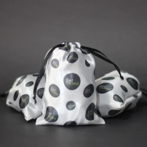 Kit Xuxinha de Cetim + Saquinho Personalizado- 50 Unidades
