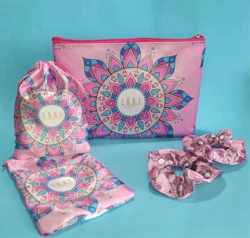 Necessaire Midi G Personalizado com Toque de Cetim
