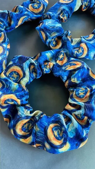 Xuxinha de Cetim Personalizada- Van Gogh