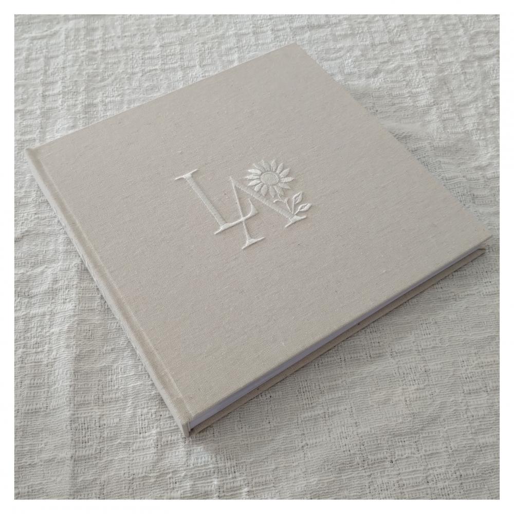 Livro de Registros Quadrado com Bordado Capa e Lombada