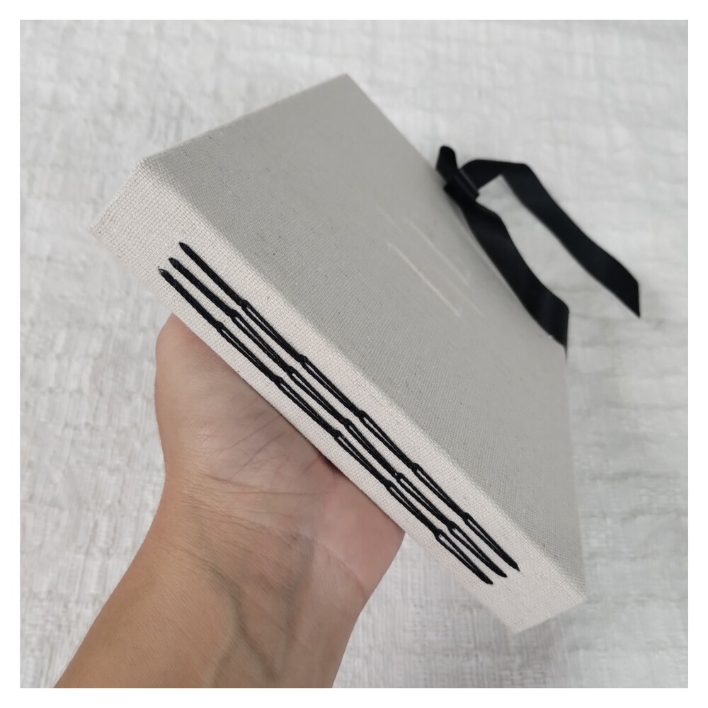 Livro Assinaturas Casamento Iniciais em Relevo A5