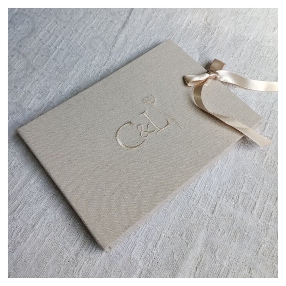 Livro de Assinaturas - Guestbook com Monograma e Data Bordados A5