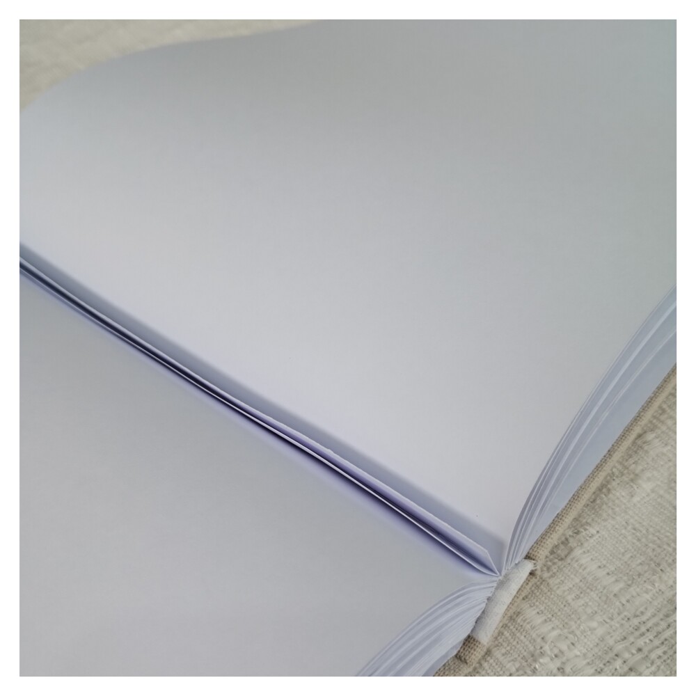 Livro Casamento com Monograma na Capa e Data na Lombada Bordados