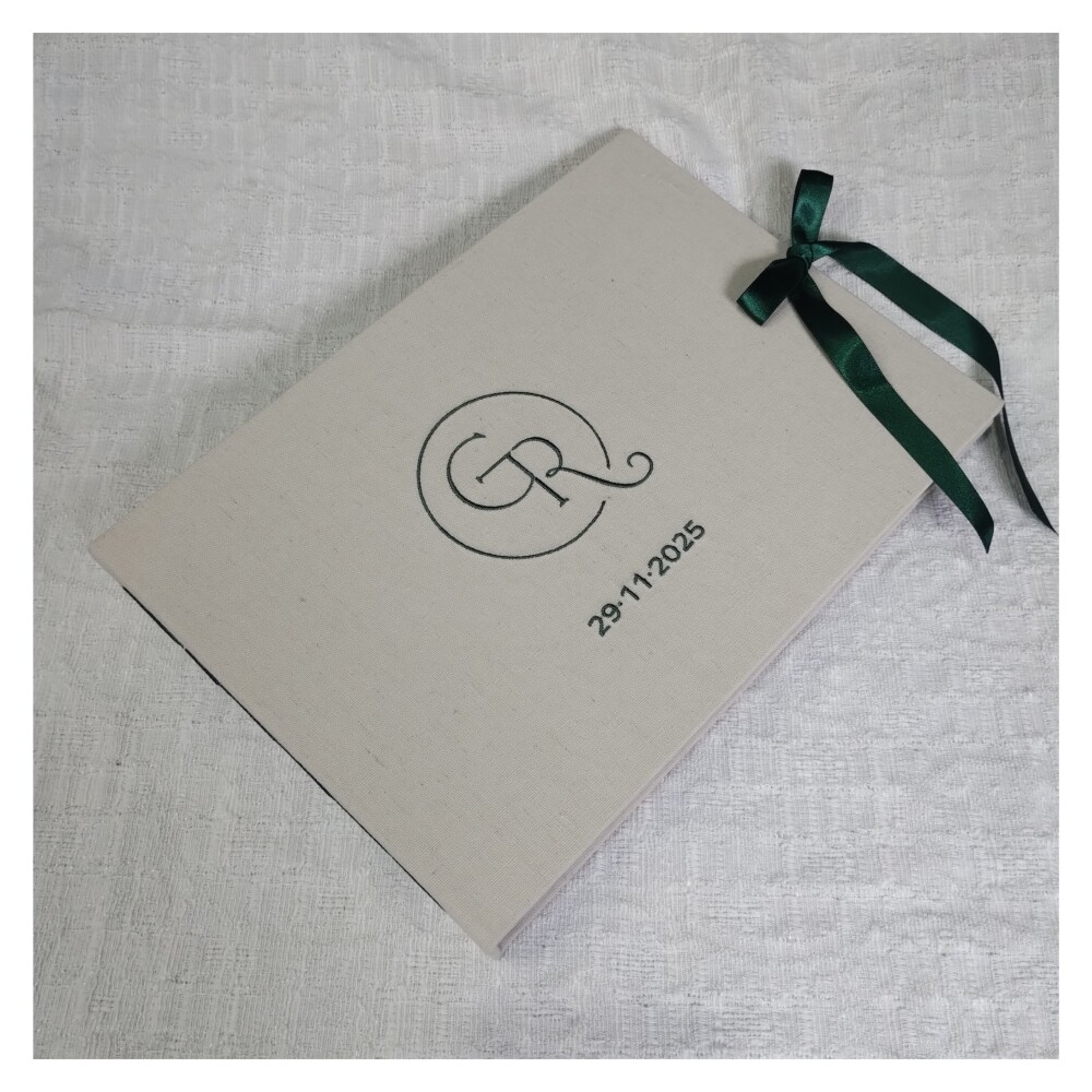 Livro Casamento com Cadernos de Votos Bordados