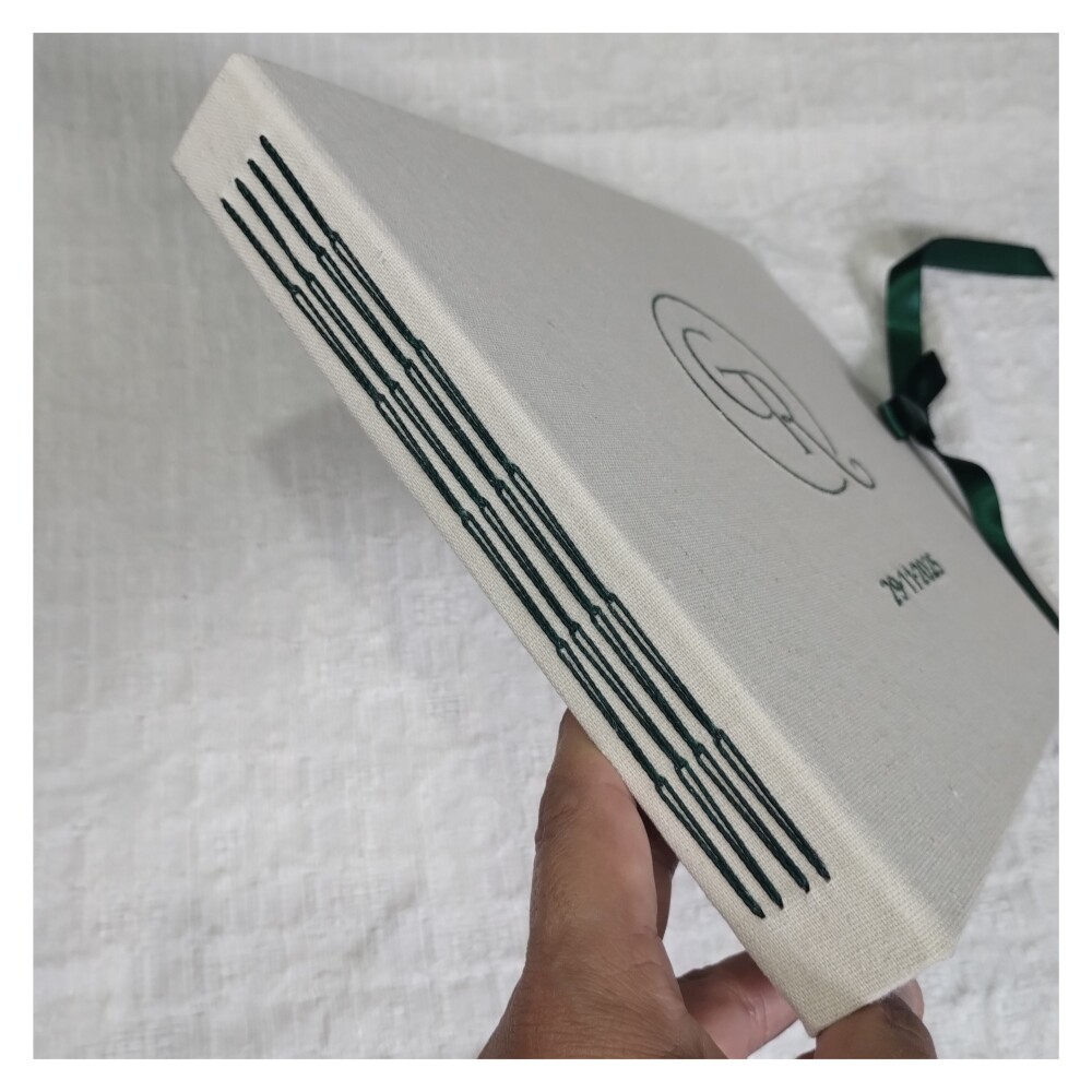 Livro Casamento com Cadernos de Votos Bordados