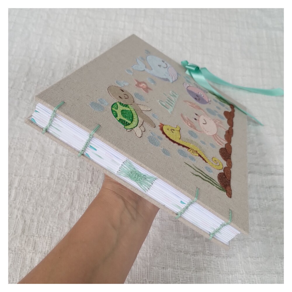 Livro do Bebê com Bordado