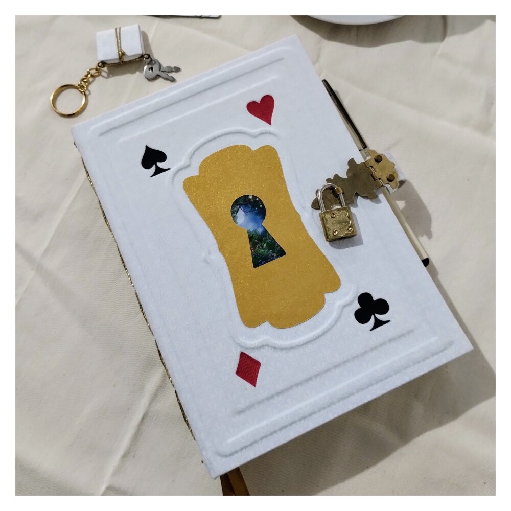 Diário Alice no País das Maravilhas - Única Peça!