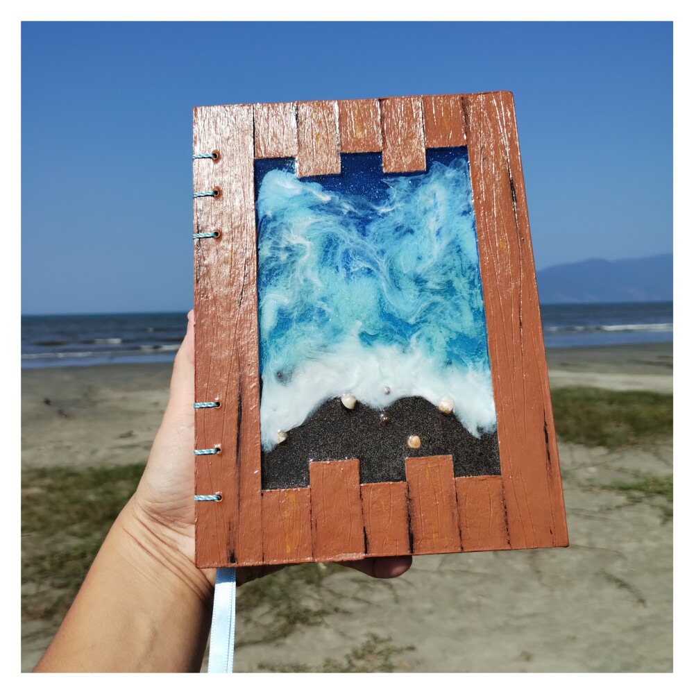 Caderno Sketchbook Mar Praia Acabamento em Pintura e Resina
