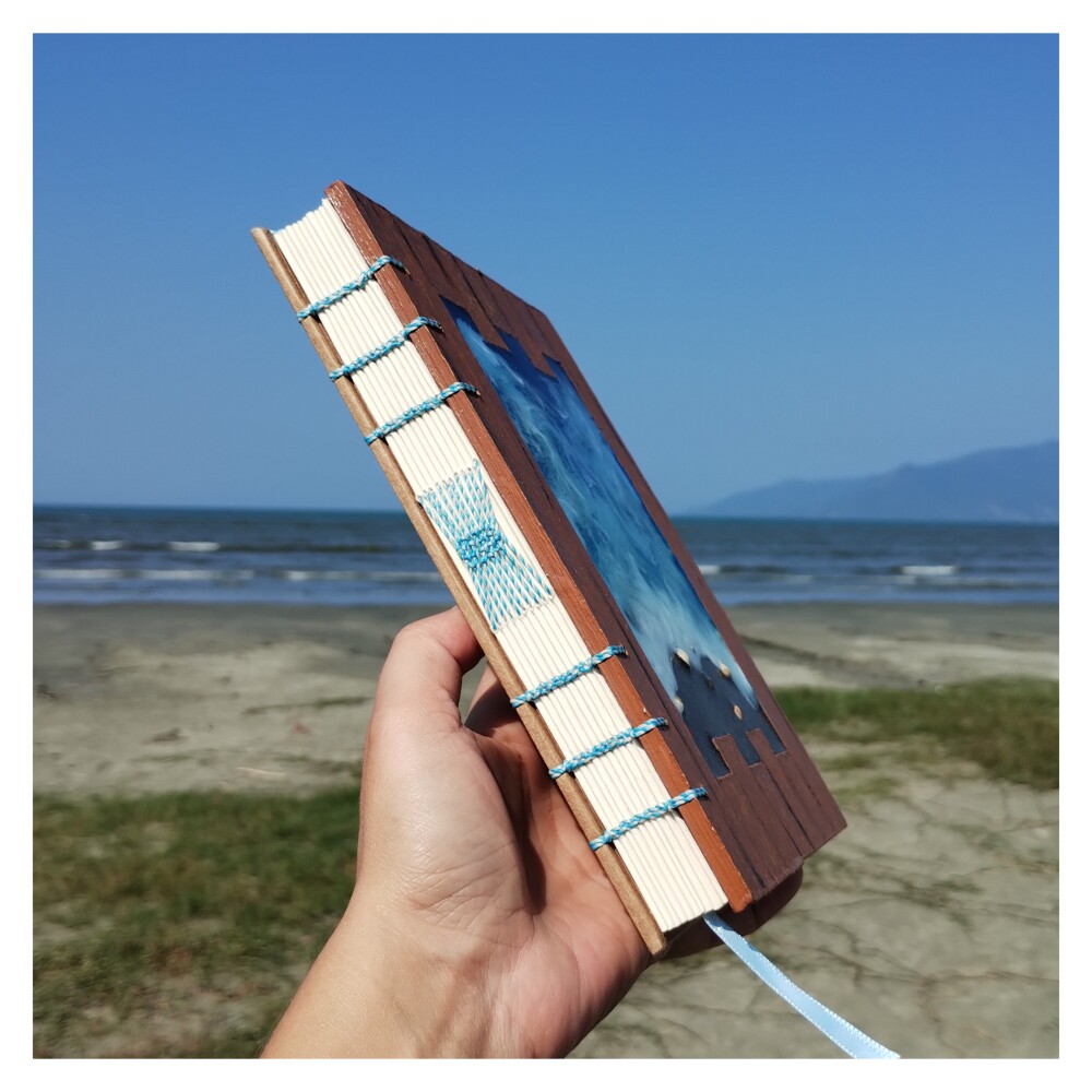 Caderno Sketchbook Mar Praia Acabamento em Pintura e Resina