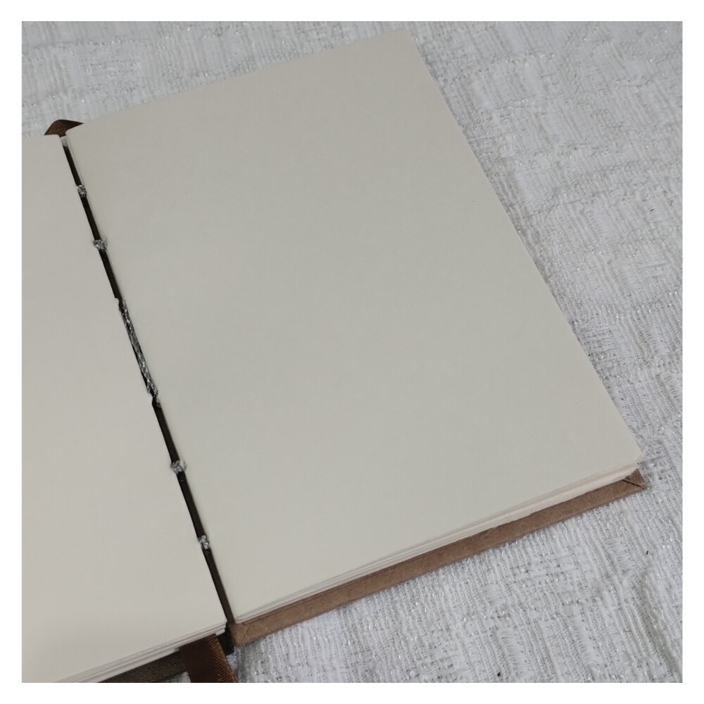 Caderno Sketchbook A6 Acabamento em Pintura com Pingente
