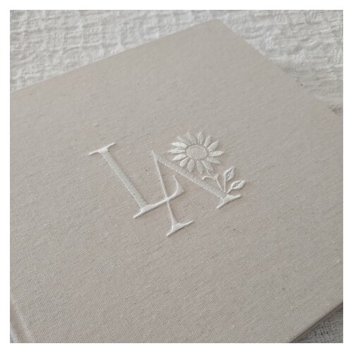 Livro Casamento Quadrado com Bordado Capa e Lombada