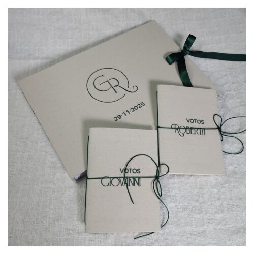 Livro Casamento com Cadernos de Votos Bordados