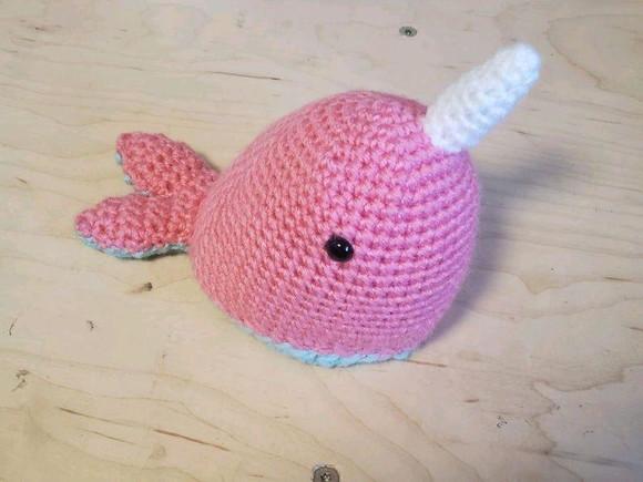 Baleia Narval de crochê amigurumi