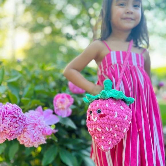 Bolsa Morango em Crochê Infantil