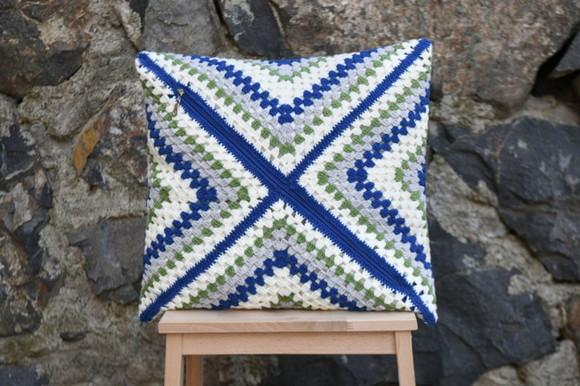 Capa almofada de crochê
