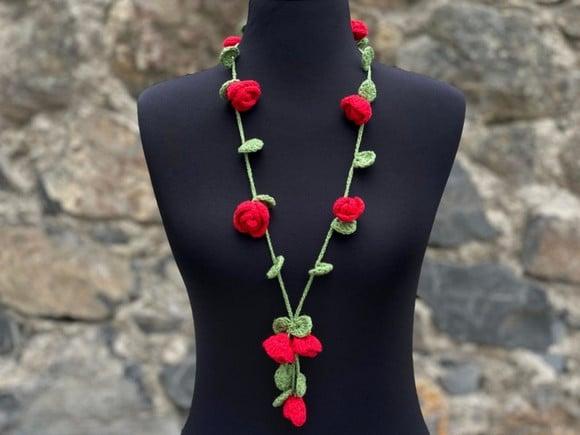 Colar de crochê