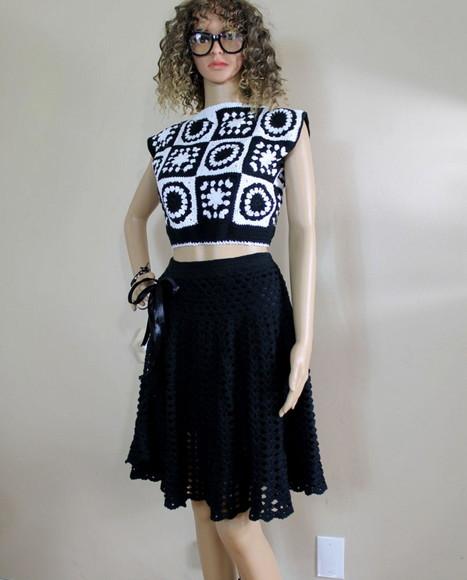 Conjunto Blusa + Saia em Crochê