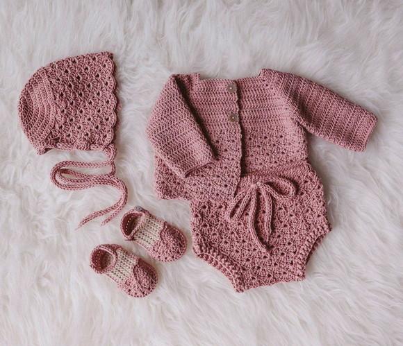 Conjunto Casaquinho de Crochê para Bebê