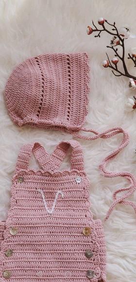Conjunto de bebê em crochê