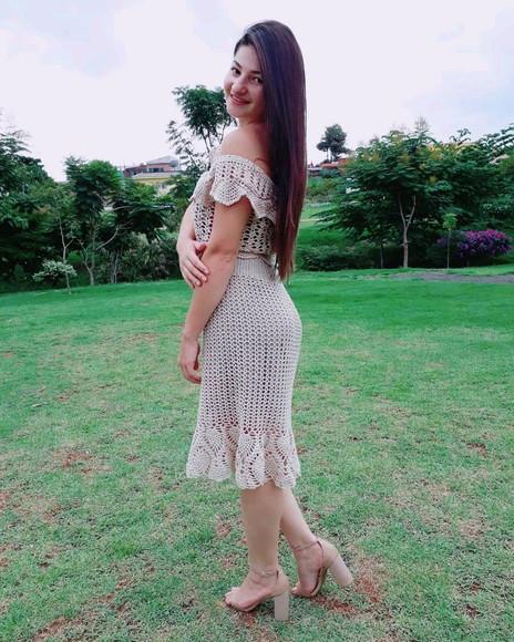 Conjunto Blusa/ Saia em Crochê