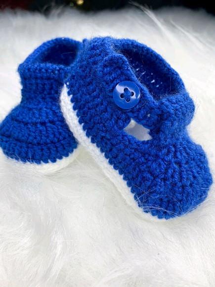 Conjunto de bebê em crochê