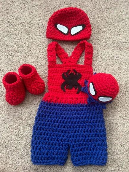 Fantasia Homem Aranha em Crochê