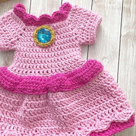Fantasia Inspirada na Peach Super Mario Bros