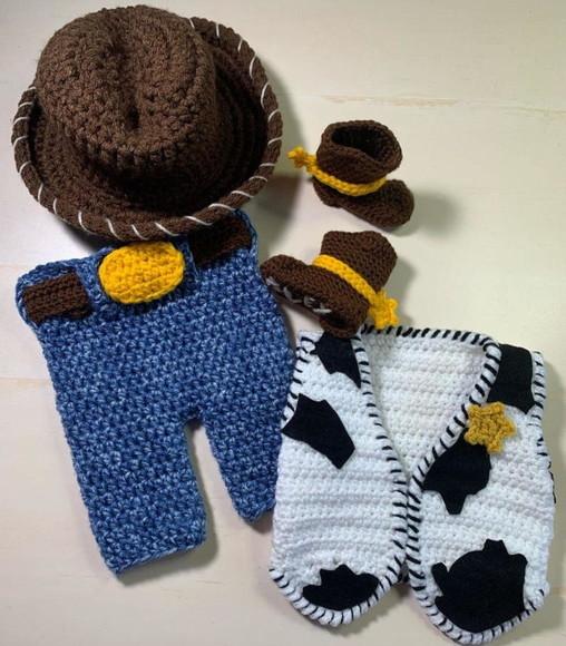 Fantasia Woody Toy Story em Crochê