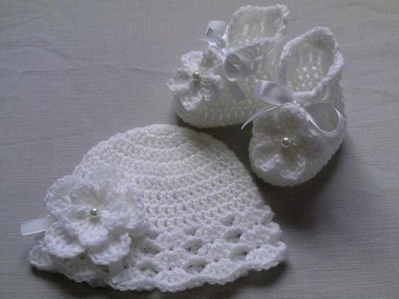 Kit manta touca e sapatinho de crochê