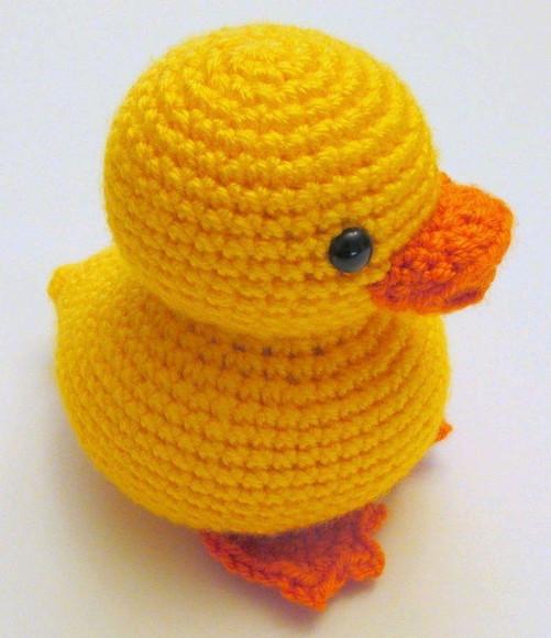 Patinho de crochê amigurumi