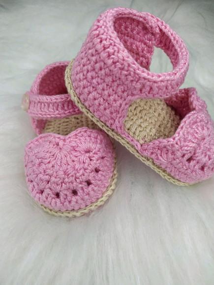 Sapatinho de bebê em crochê