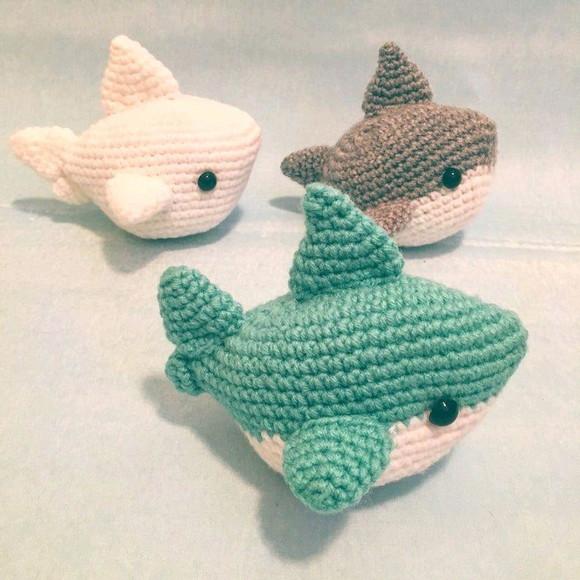 Tubarão de croche amigurumi