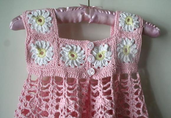 Vestido de crochê infantil