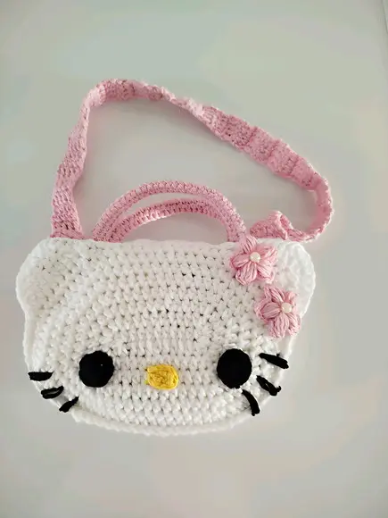 Bolsinha em Crochê da Hello Kitty