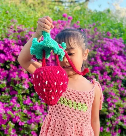 Bolsa Morango em Crochê Infantil