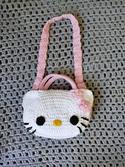 Bolsinha em Crochê da Hello Kitty