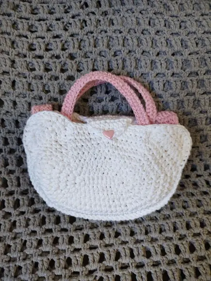 Bolsinha em Crochê da Hello Kitty