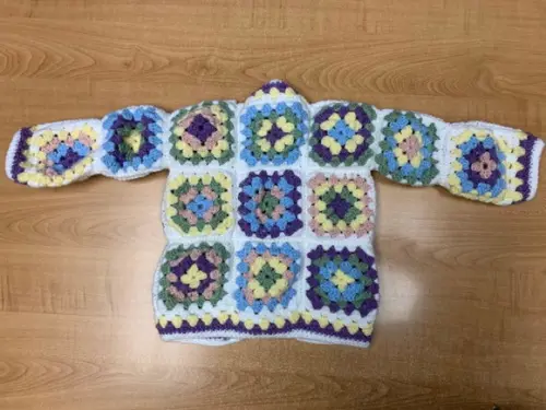 Cardigan Infantil de Crochê