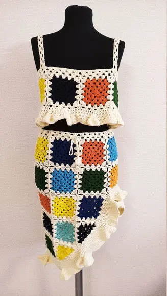 Conjunto Blusa + Saia em Crochê