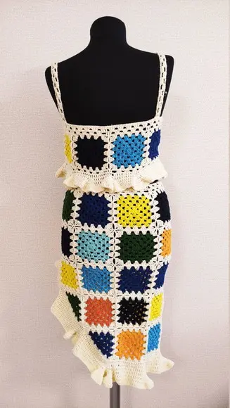 Conjunto Blusa + Saia em Crochê
