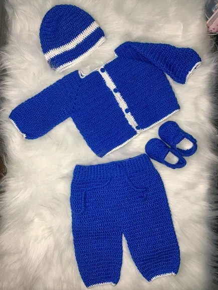 Conjunto de bebê em crochê