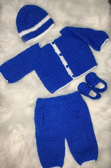 Conjunto de bebê em crochê