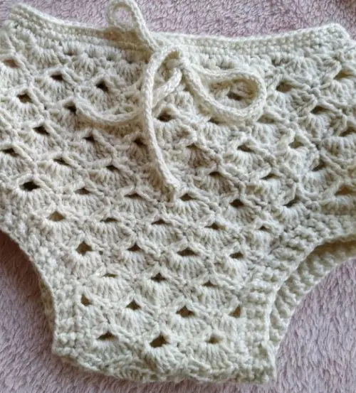 Conjunto de bebê em crochê