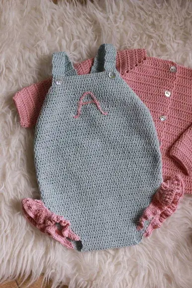 Conjunto Macaquinho de Crochê para Bebê
