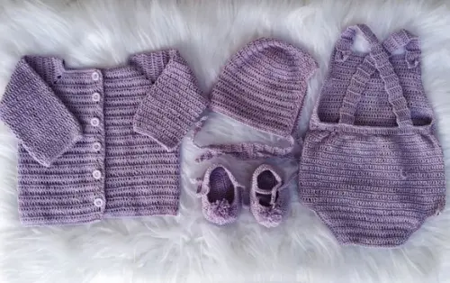 Conjunto para bebê em crochê