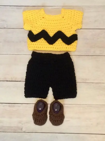 Fantasia Charlie Brown em Crochê