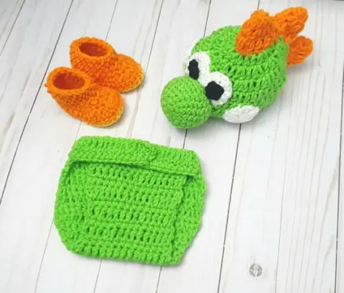 Fantasia dinossauro em crochê