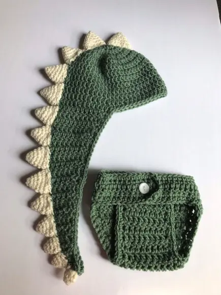 Fantasia dinossauro em crochê