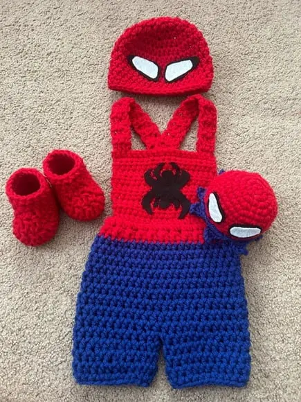 Fantasia Homem Aranha em Crochê