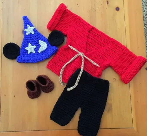 Fantasia Sorcerer Mickey Mouse em Crochê